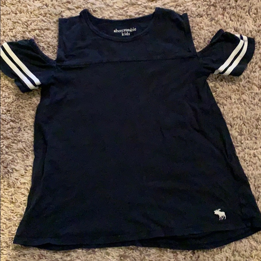 Girls cold shoulder Abercrombie shirt